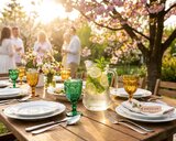 Elegancki grill w ogrodzie: Jak nakryć stół na Majówkę? [Inspiracje]