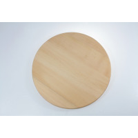 Okrągła deska obrotowa Helios o średnicy 45 cm wykonana z jasnego, naturalnego drewna o widocznej strukturze słojów, ujęta z góry na białym tle.