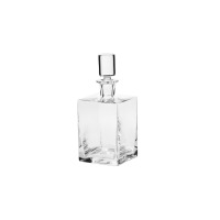 Szklana karafka Krosno Glass o kwadratowej podstawie i minimalistycznym designie, zwieńczona dopasowanym, przezroczystym korkiem, wyeksponowana na białym tle.