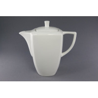 Biały porcelanowy imbryk MAXIM marki Karolina o pojemności 1,40 l. Naczynie o nowoczesnym, geometrycznym kształcie z profilowanym dzióbkiem i wygodnym uchwytem.