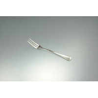 Stalowy widelczyk do ciasta Amefa 8440 Baguette o klasycznym, eleganckim kształcie, ukazany w ujęciu z góry na neutralnym, jasnym tle.
