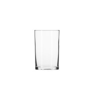Przezroczysta szklanka do herbaty Basic marki Krosno Glass o pojemności 250 ml. Prosty, minimalistyczny design z gładkiego szkła, widok z przodu na białym tle.
