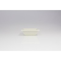 Biała misa kwadratowa 14 cm z serii Classic Gourmet marki RAK Porcelain. Minimalistyczna salaterka o gładkiej powierzchni, widok z profilu na jasnym tle.
