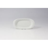 Biała porcelanowa rawierka 21,5 cm z serii Merkury marki Lubiana. Owalny półmisek o minimalistycznym designie, prezentowany na wprost na jasnym tle.