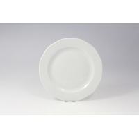 Biały talerz płytki 24 cm z kolekcji Merkury marki Lubiana. Klasyczna porcelana o okrągłym kształcie z delikatnie wyprofilowanym, wielokątnym brzegiem, widok z