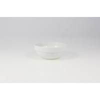 Biała salaterka Lubiana Rita o średnicy 15 cm. Klasyczna, porcelanowa miska o minimalistycznym designie, ukazana w ujęciu na wprost na jasnym tle.