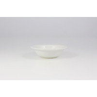 Biała salaterka Lubiana HEL o średnicy 16 cm. Klasyczne, minimalistyczne naczynie porcelanowe o gładkiej powierzchni, ukazane z profilu na jasnym tle.