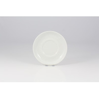 Biały spodek Lubiana HEL o średnicy 15 cm. Klasyczna, minimalistyczna porcelana o gładkiej powierzchni, widoczna z góry na jasnym tle. Idealny dodatek do