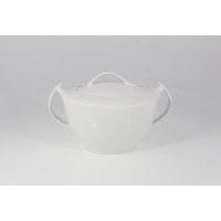 Biała waza 3,00 l z kolekcji Akcent marki Chodzież. Eleganckie naczynie porcelanowe o minimalistycznym designie z pokrywką i dwoma wyprofilowanymi uchwytami.