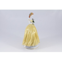 Figurka porcelanowa - MARKIZA w żółtej sukni (0060) 