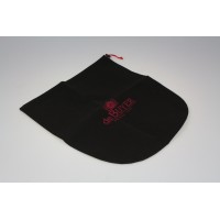 Czarny pokrowiec ochronny na patelnię DeBuyer CHOC Extreme 28 cm z czerwonym logo marki i napisem DEPUIS 1830, zamykany na czerwony sznurek ze ściągaczem.