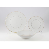 Zestaw obiadowy Ćmielów 3604 Sofia ze złoceniami: duży talerz, mniejszy talerz i głęboka miska z subtelnym, tłoczonym wzorem na białej porcelanie, widok z