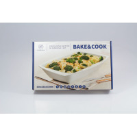 Białe porcelanowe naczynie do zapiekania Lubiana Bake&Cook Rumba o wymiarach 330x202x61mm. Na opakowaniu widoczne danie z makaronem i brokułami oraz ikony