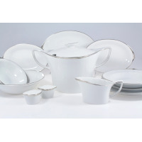 Elegancki serwis obiadowy Ćmielów HAPPA Platyna dla 12 osób. Biała porcelana z subtelnym srebrnym wykończeniem, obejmująca wazę, sosjerkę, talerze i