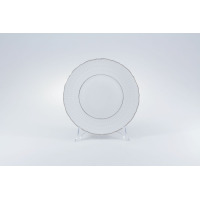 Talerzyk deserowy z serwisu Sofia Ćmielów 3607. Biała porcelana z subtelnym tłoczonym wzorem na obrzeżach i elegancką platynową linią na krawędzi, widok z