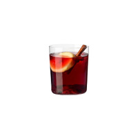 Szklanka do cydru Mixology 500 ml marki Krosno Glass z przejrzystego szkła wypełniona czerwonym napojem z plasterkiem jabłka, owocami leśnymi i laską cynamonu.