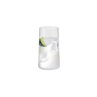 Szklanka do napojów Avant-Garde 540 ml marki Krosno Glass S.A. z przezroczystego szkła, wypełniona lodem i cząstką limonki, ukazana na białym tle.