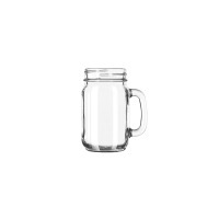 Przezroczysta szklanka typu słoik Libbey o pojemności 488 ml z wygodnym uchwytem. Klasyczny design Drinking Jar wykonany z gładkiego szkła, widok z przodu.
