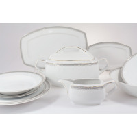 Serwis obiadowy Ćmielów 8051 Pułaski dla 6 osób. Biała porcelana z eleganckim złotym wzorem greckim, obejmująca wazę, sosjerkę, półmiski oraz talerze obiadowe.