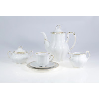 Biały zestaw do kawy Ćmielów Bolero E337 dla 6 osób. Komplet z porcelany ze złotym zdobieniem: dzbanek, cukiernica, mlecznik oraz filiżanka ze spodkiem.
