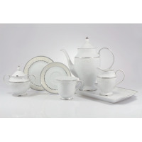 Zestaw do kawy Ćmielów B601 Astra Marzenie platynowe: biała porcelana z subtelnym roślinnym motywem i platynowym zdobieniem. Widoczny dzbanek, filiżanka
