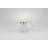 Biała porcelanowa filiżanka Chodzież 0,45 l z serii G682 Yvonne Złoty Miraż. Naczynie z eleganckim złotym zdobieniem w formie pionowych linii na górnym rancie.