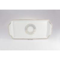 Prostokątna tacka Chodzież G682 Yvonne Złoty Miraż o długości 36 cm. Biała porcelana z eleganckim, geometrycznym wzorem w kolorze złota na środku i obrzeżach.