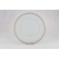 Talerz płytki 27 cm Chodzież G682 Yvonne Złoty Miraż z białej porcelany. Brzeg zdobiony eleganckim, geometrycznym wzorem w kolorze złota z pionowymi liniami.