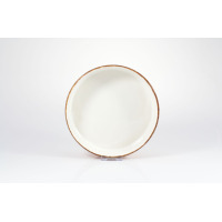 Miska sztaplowana Jersey orange marki Fine Dine o średnicy 18 cm. Naczynie o minimalistycznym designie z charakterystycznym brązowym rantem na jasnym tle.