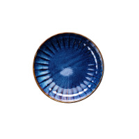 Talerz głęboki Verlo DEEP BLUE o średnicy 26 cm. Naczynie w kolorze głębokiego granatu z ozdobnym, żłobionym rantem i kontrastującym, brązowym wykończeniem