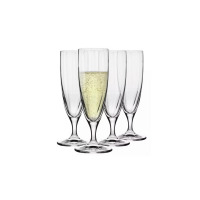 Zestaw czterech eleganckich kieliszków do szampana Prima Lumi od Krosno Glass o pojemności 160 ml. Jeden z nich jest wypełniony musującym trunkiem.
