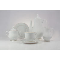 Biały porcelanowy garnitur do kawy Ćmielów 3604 ROCOCO dla 6 osób. Zestaw z subtelnym tłoczonym wzorem i złotym wykończeniem obejmuje dzbanek, cukiernicę