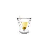 Kieliszek do martini z podwójną ścianką Vialli Design SOHO o pojemności 155 ml. Przezroczyste szkło z oliwką na wykałaczce wewnątrz, widok z przodu na białym