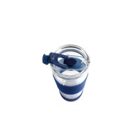 Szklany kubek termiczny Vialli Design Fuori 600 ml w kolorze granatowym. Widok z góry na przezroczyste szkło z silikonową opaską i zamykaną pokrywką ze słomką.