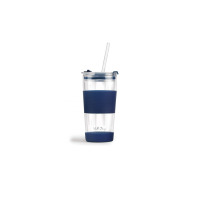 Szklany kubek termiczny Vialli Design Fuori o pojemności 600 ml w kolorze granatowym, z silikonową opaską, pokrywką i słomką. Widok na wprost.
