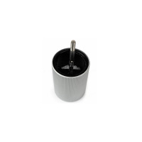 Młynek do soli Peugeot Natural Aluminium Line 12 cm w widoku z góry. Srebrny korpus z pionowym żłobkowaniem i widoczny centralny trzpień mechanizmu mielącego.