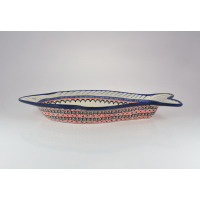 Półmisek ryba Bolesławiec 149AR o wymiarach 22,5x39 cm. Ceramiczne naczynie w kształcie ryby z charakterystycznym, wielobarwnym wzorem stempelkowym w