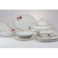 Serwis obiadowy Ćmielów G529 ASTRA Akwarela dla 6 osób. Biała porcelana z delikatnym złotym wzorem kratki i motywem kwiatowym, obejmująca wazę, sosjerkę oraz