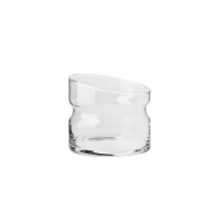 Szklany wazon NEPENTHES marki Krosno Glass o wysokości 13,5 cm. Przezroczyste naczynie o unikalnym, asymetrycznym ścięciu górnej krawędzi i przewężeniu w talii.
