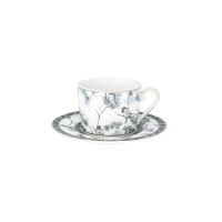 Filiżanka ze spodkiem Ćmielów z zestawu Jenny Tori 250 ml. Porcelanowe naczynie zdobione delikatnym motywem ptaków i roślinności w pastelowych odcieniach.