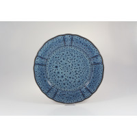 Talerz płytki 28 cm STONEWARE S006T COSMOS marki Lubiana o falistym brzegu. Ceramika w odcieniach niebieskiego z charakterystycznym, nakrapianym wzorem i