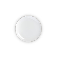 Płaski talerz obiadowy z zestawu Modern Złota Linia marki Waza. Biała, gładka porcelana z subtelną złotą obwódką na krawędzi, widok z góry na tle izolowanym.