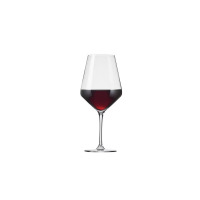 Kieliszek do wina XL Avant-garde marki Krosno Glass o pojemności 730 ml z nalanym czerwonym winem, ukazany na białym tle w ujęciu frontalnym.