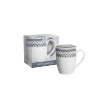 Biały ceramiczny kubek z zaparzaczem i pokrywką CR3-106 marki Kaczyński Sp.J. zdobiony czarnym geometrycznym wzorem. Obok widoczne opakowanie z napisem MUG