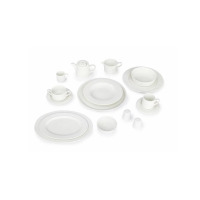 Zestaw białej porcelany Verlo Forte, w tym talerz głęboki 23 cm, filiżanki, czajnik, miseczki oraz solniczka z pieprzniczką, ustawione na białym tle.