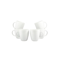 Zestaw sześciu białych kubków Victoria marki Lubiana o pojemności 350 ml. Naczynia z porcelany ustawione w dwóch grupach, prezentujące klasyczny