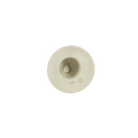 Widok od dołu na ceramiczny dzwonek Bolesławiec 166A. Jasna, kremowa ceramika z widocznym wewnątrz sercem. Na spodzie nadruk: logo producenta oraz oznaczenie