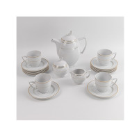 Zestaw kawowy Gracja WA-151 marki Waza dla 12 osób. Biała porcelana ze złotym zdobieniem, obejmująca dzbanek, cukiernicę, mlecznik oraz filiżanki ze spodkami.
