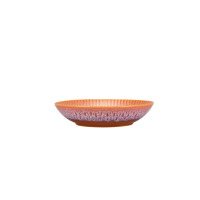 Płytki talerz z zestawu naczyń STONEWARE S011T Blush marki Lubiana. Naczynie z kamionki o ciepłym, pomarańczowym odcieniu z charakterystycznym, jasnym efektem