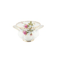 Porcelanowa bulionówka Chodzież Iwona B013 o pojemności 0,30 l z motywem złotej róży, zdobiona delikatnymi różowymi kwiatami i złotym wykończeniem brzegów.